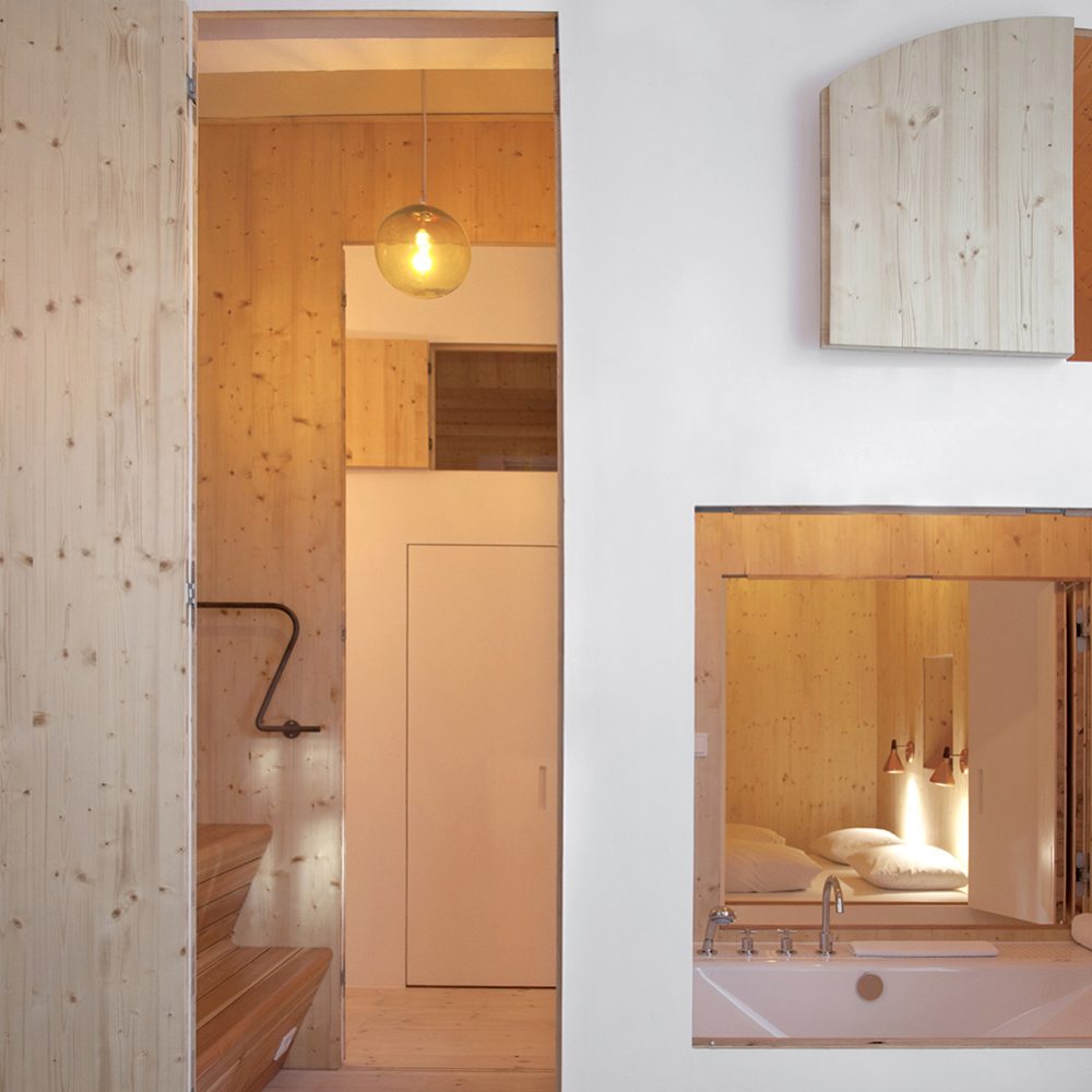 Michelberger Hotel Hideout Suite wooden sauna